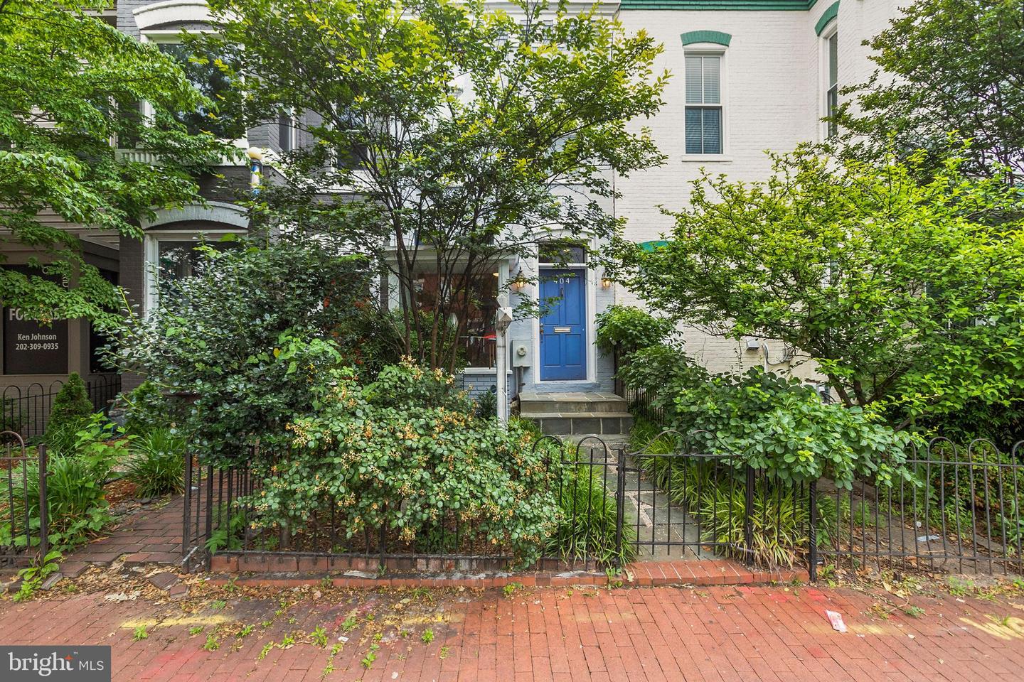 404 8th STREET NE