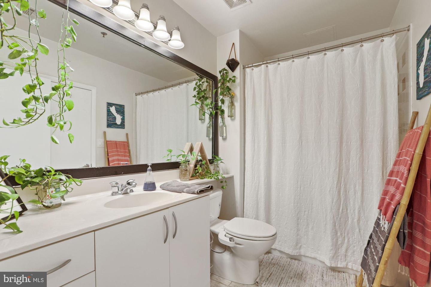 1300 N STREET NW Unit: 711