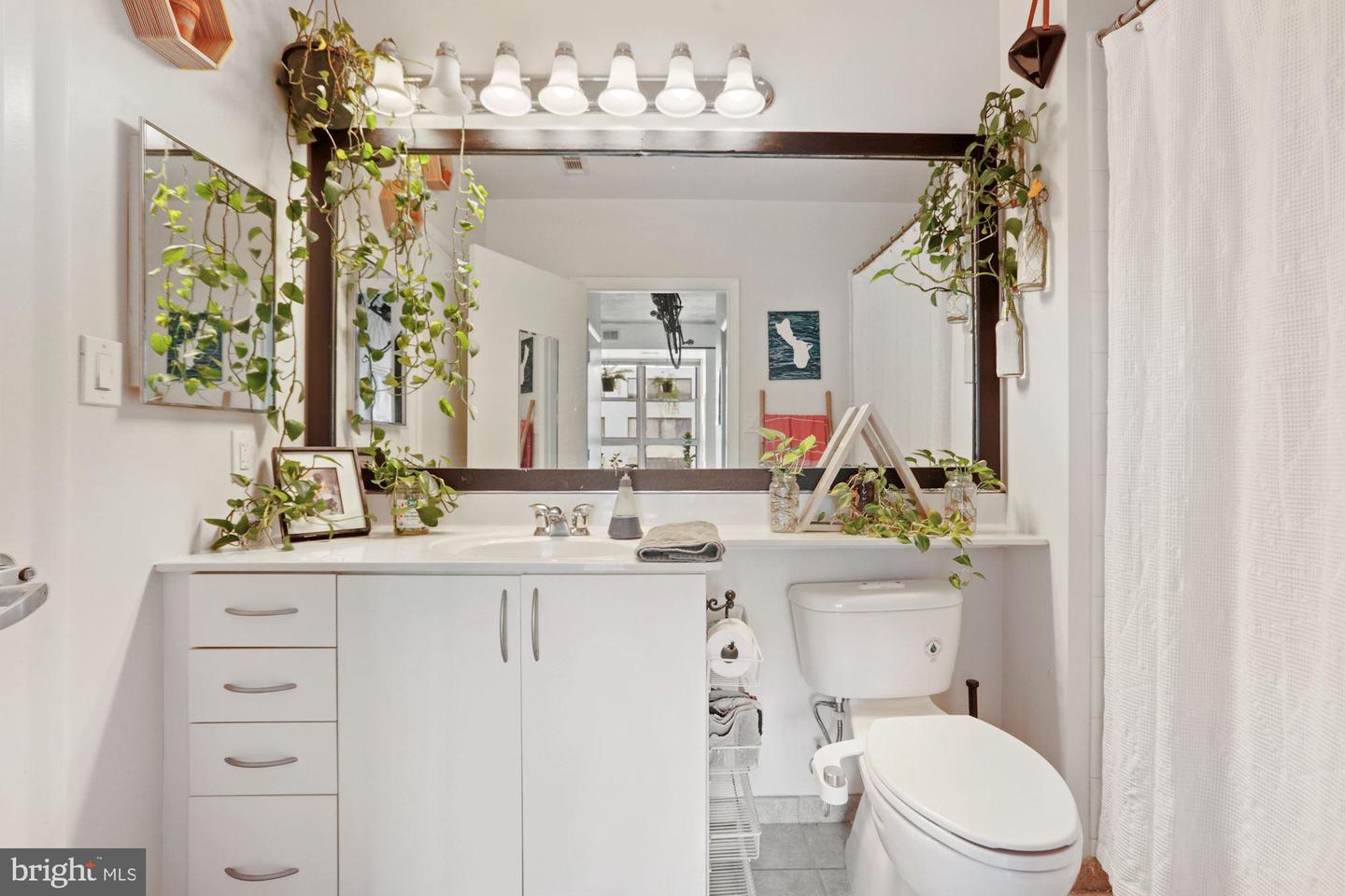 1300 N STREET NW Unit: 711