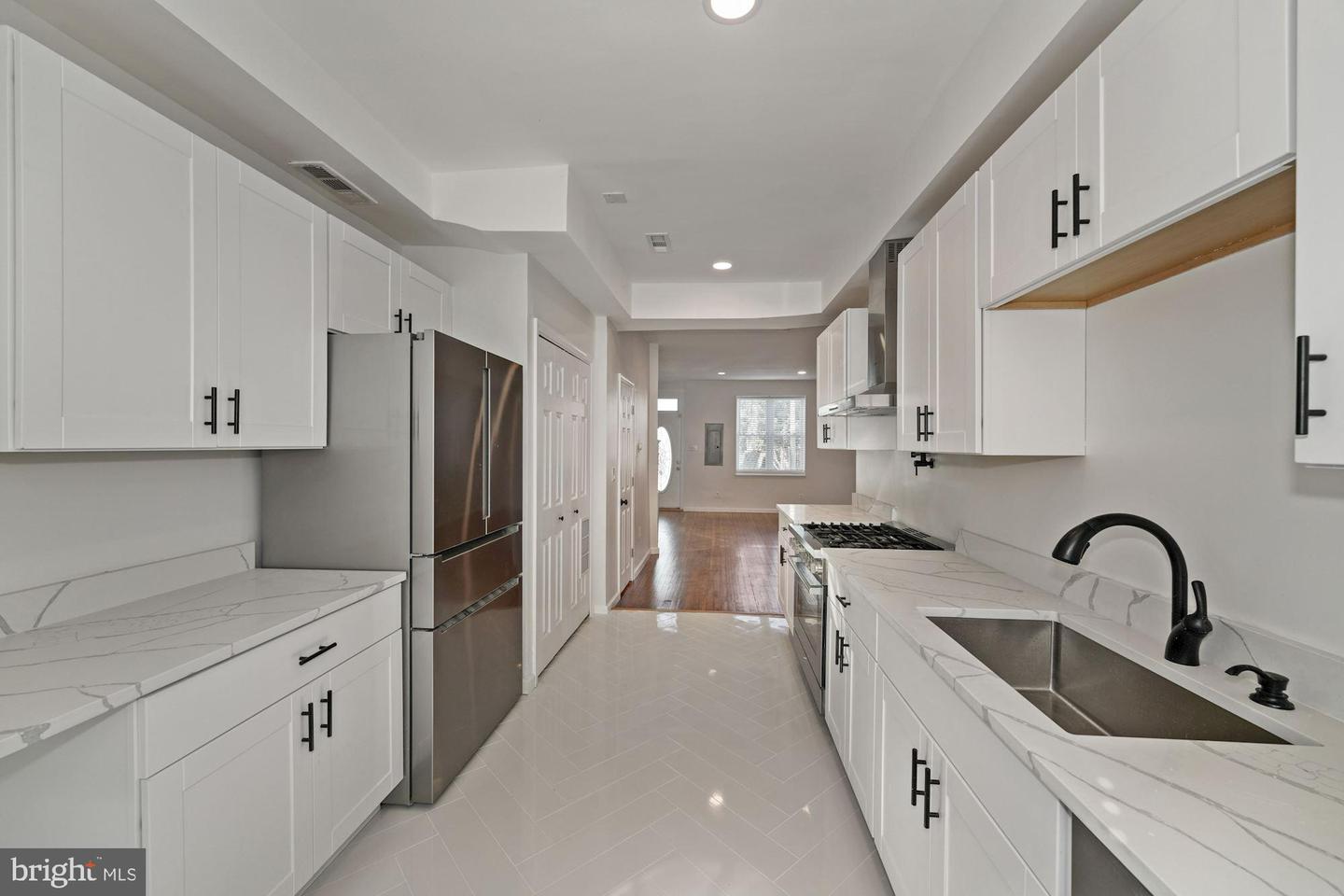 5 16th STREET NE