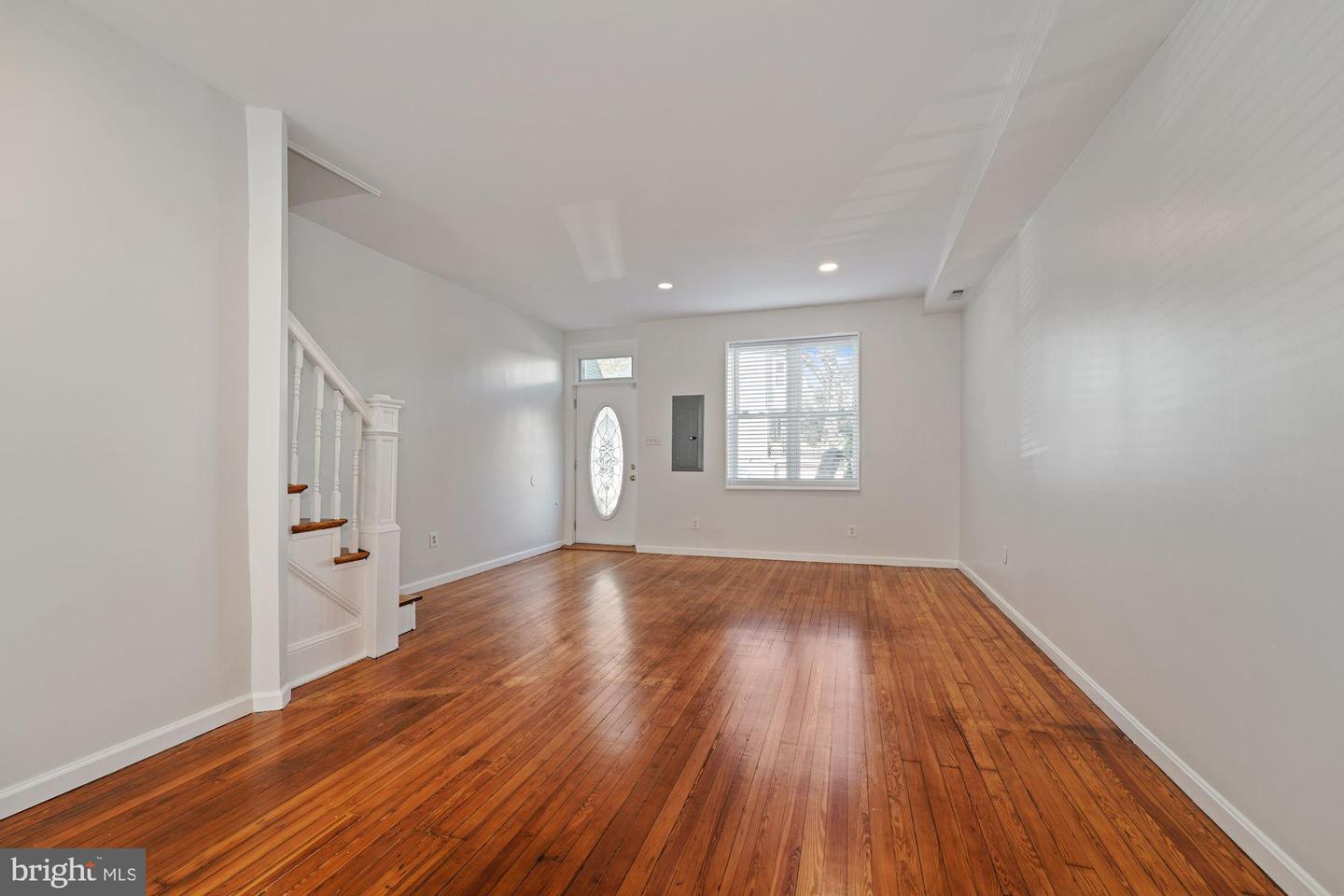 5 16th STREET NE