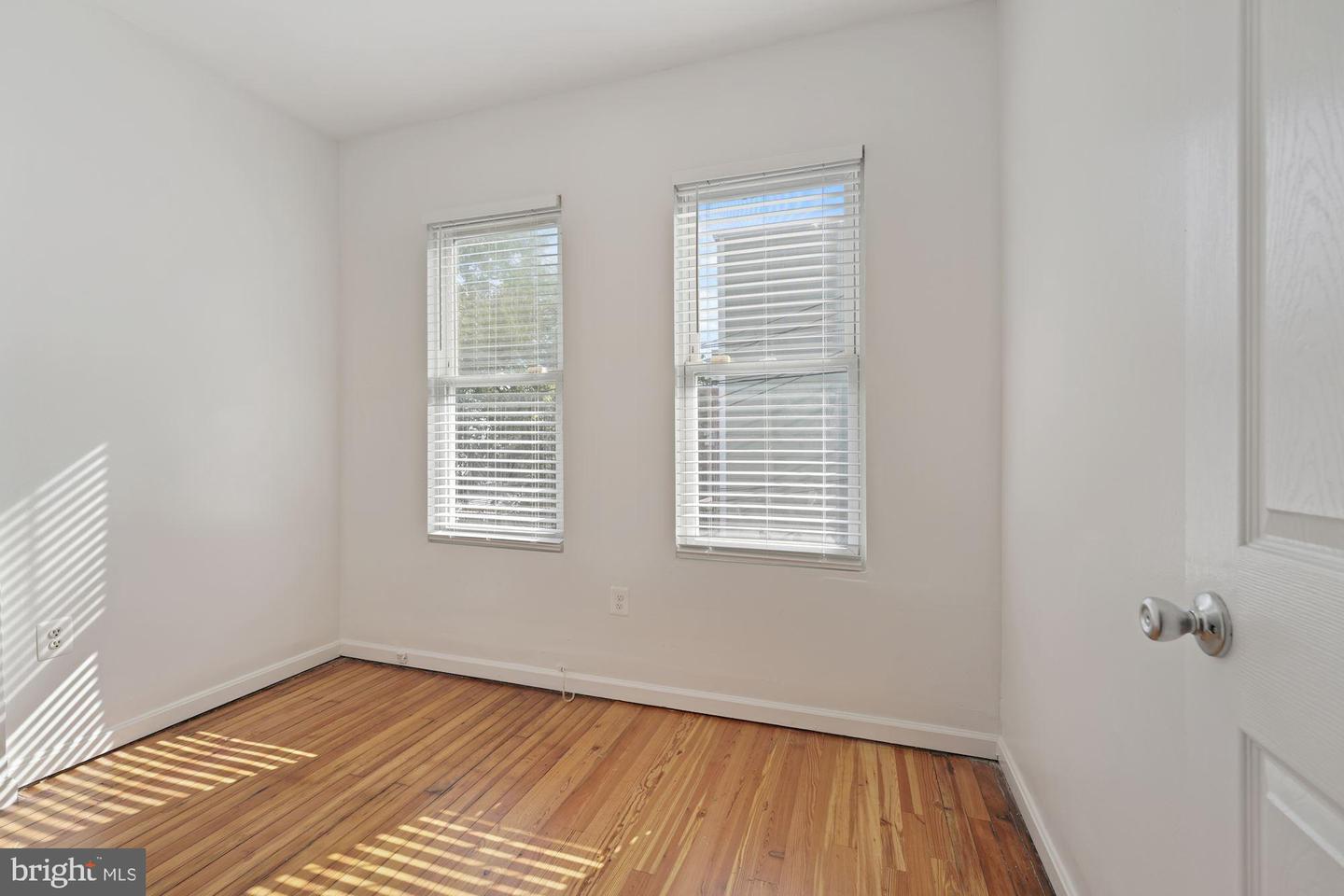 5 16th STREET NE