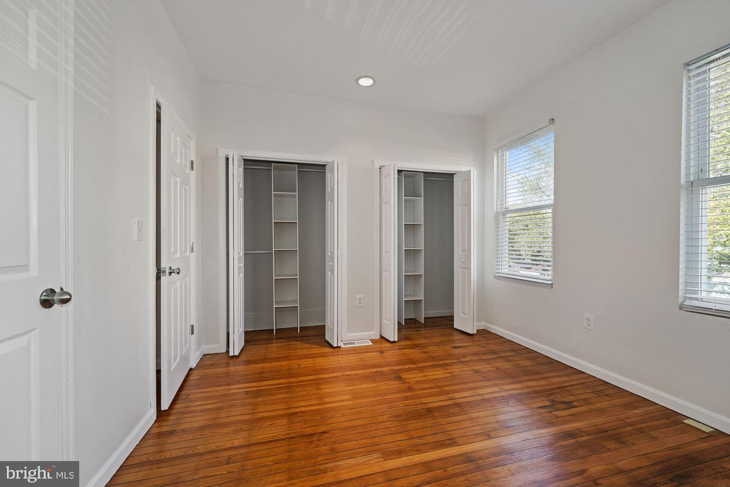 5 16th STREET NE