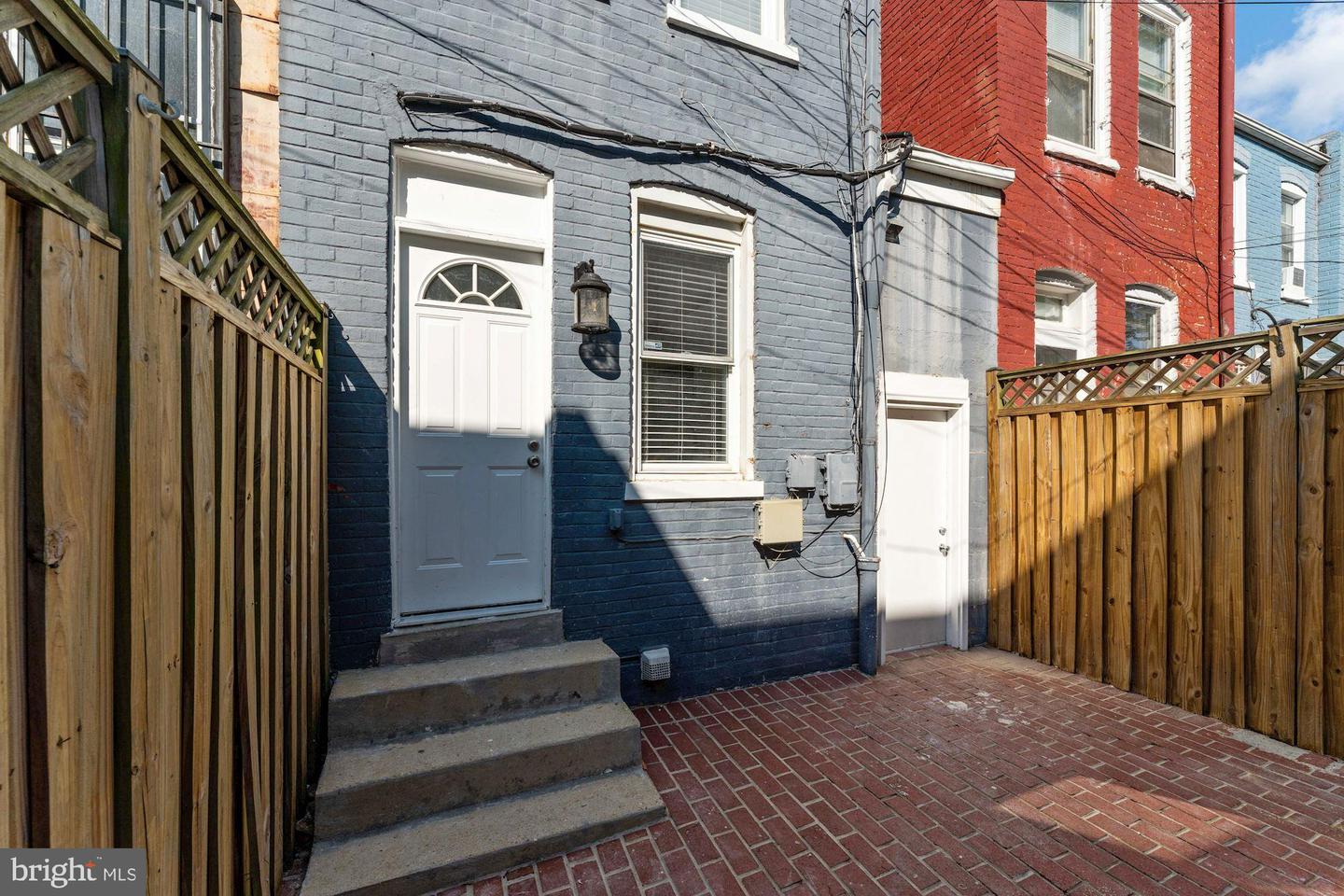 5 16th STREET NE