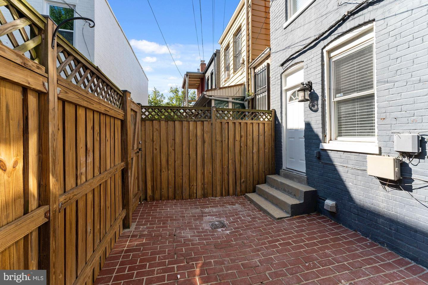 5 16th STREET NE