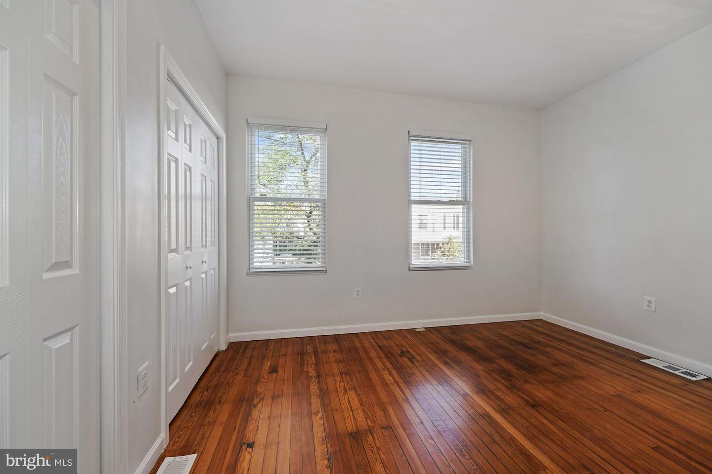 5 16th STREET NE