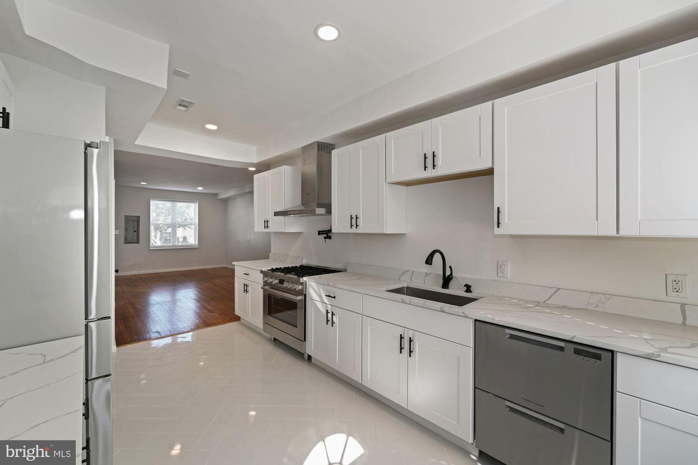 5 16th STREET NE