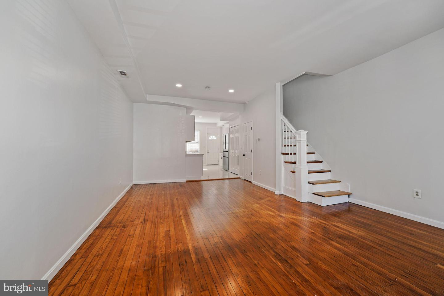 5 16th STREET NE