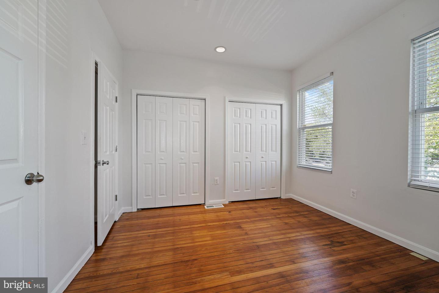 5 16th STREET NE