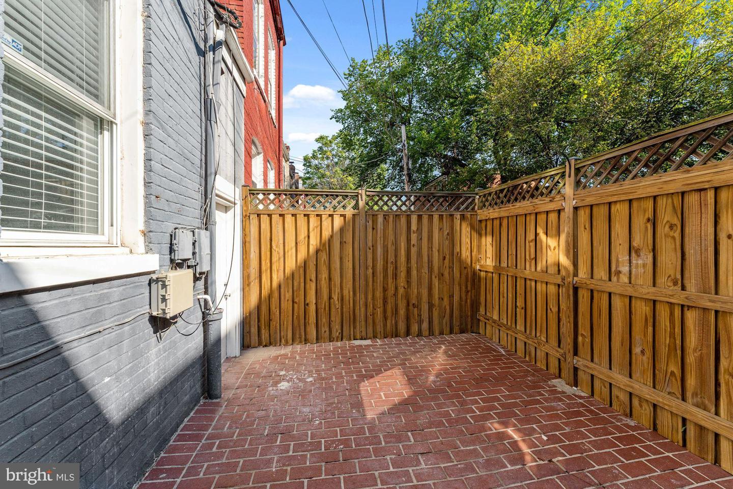 5 16th STREET NE