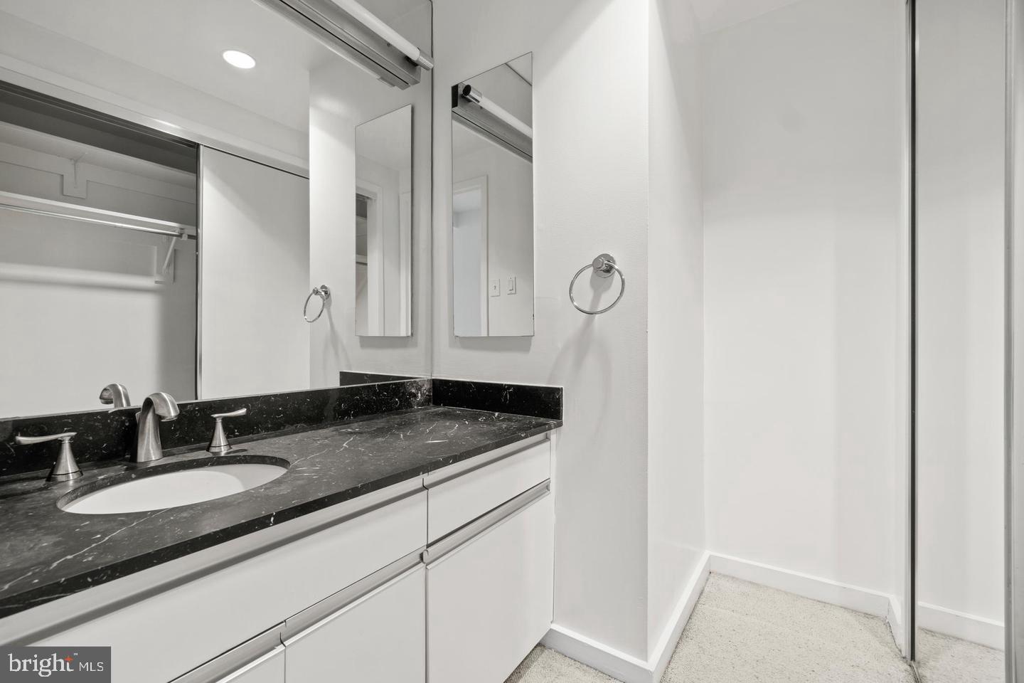 2501 M STREET NW Unit: 722