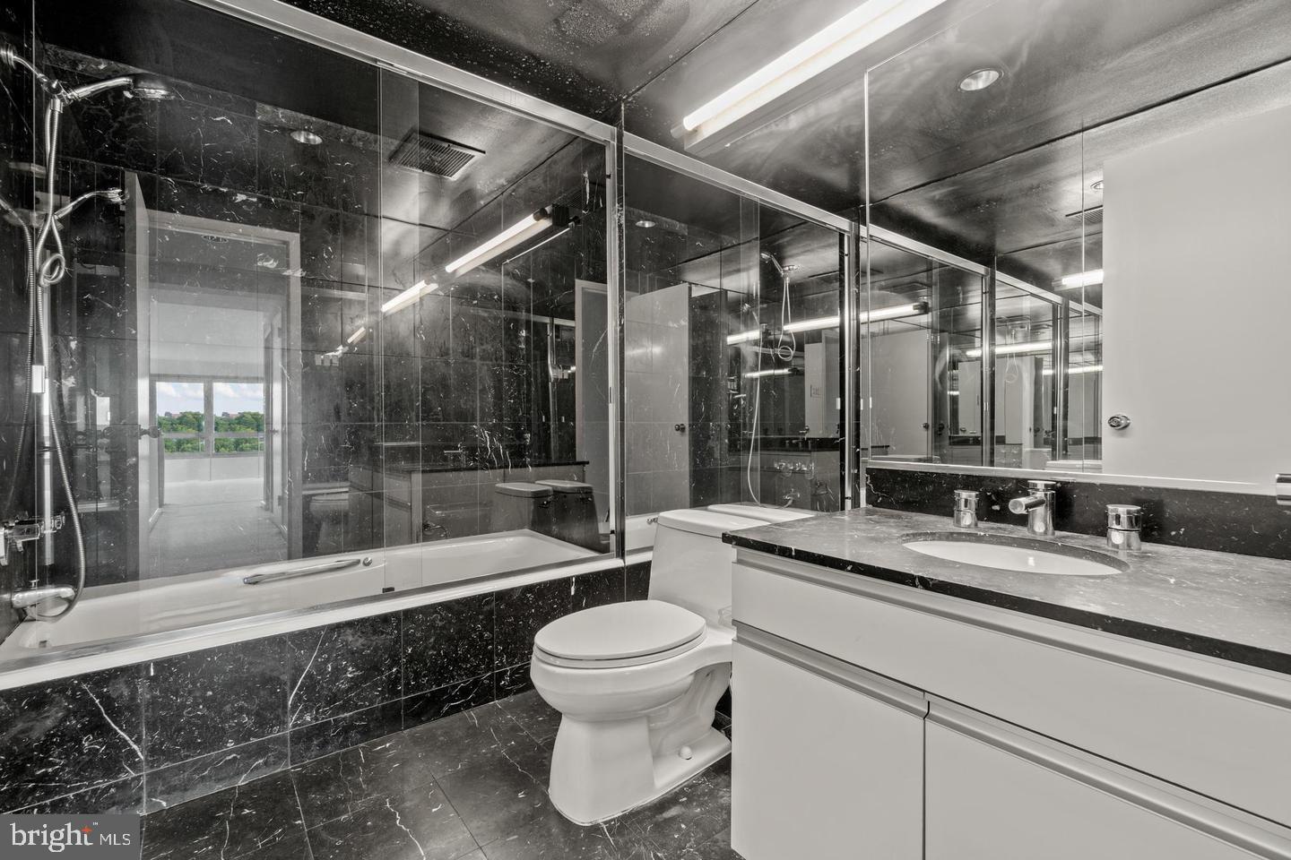 2501 M STREET NW Unit: 722