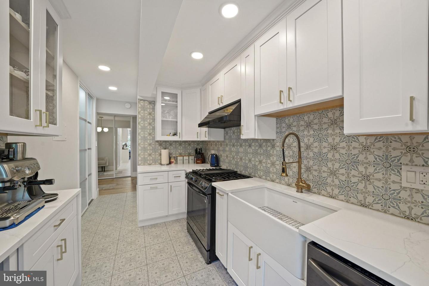 4201 Cathedral AVENUE NW Unit: 405E