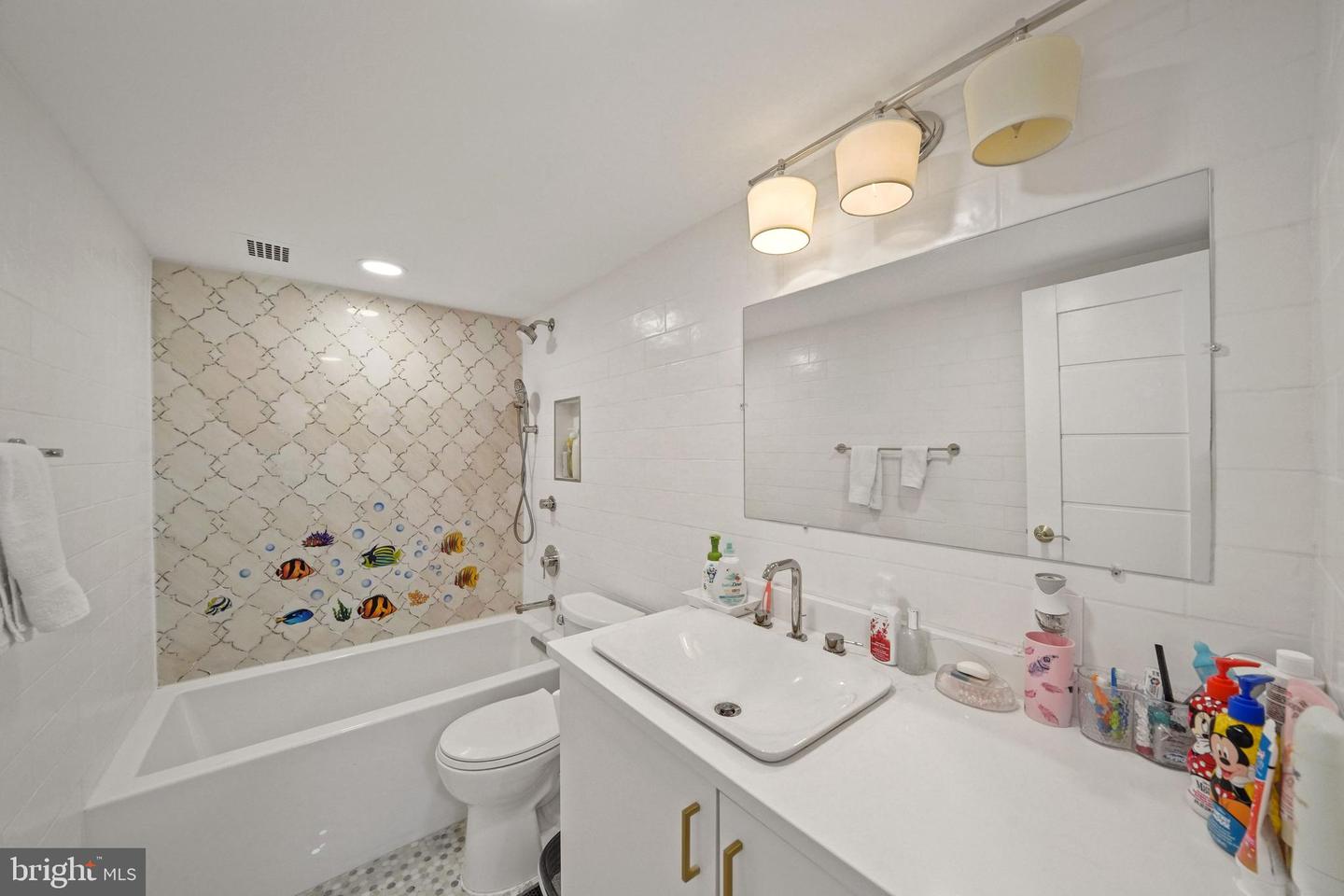 4201 Cathedral AVENUE NW Unit: 405E