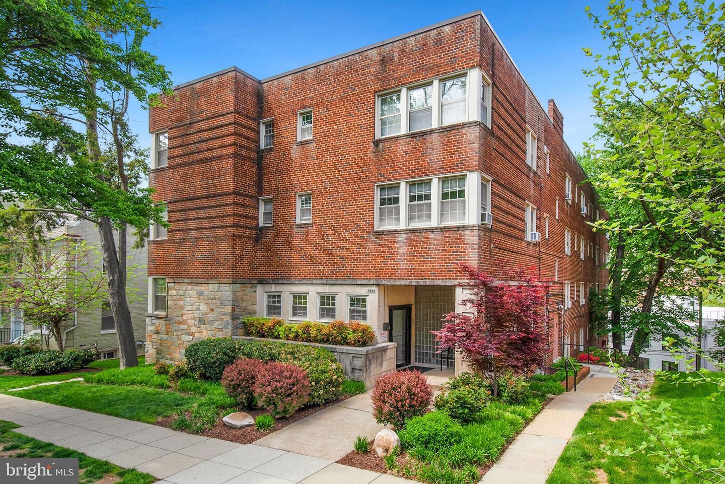 3925 Davis PLACE NW Unit: 301