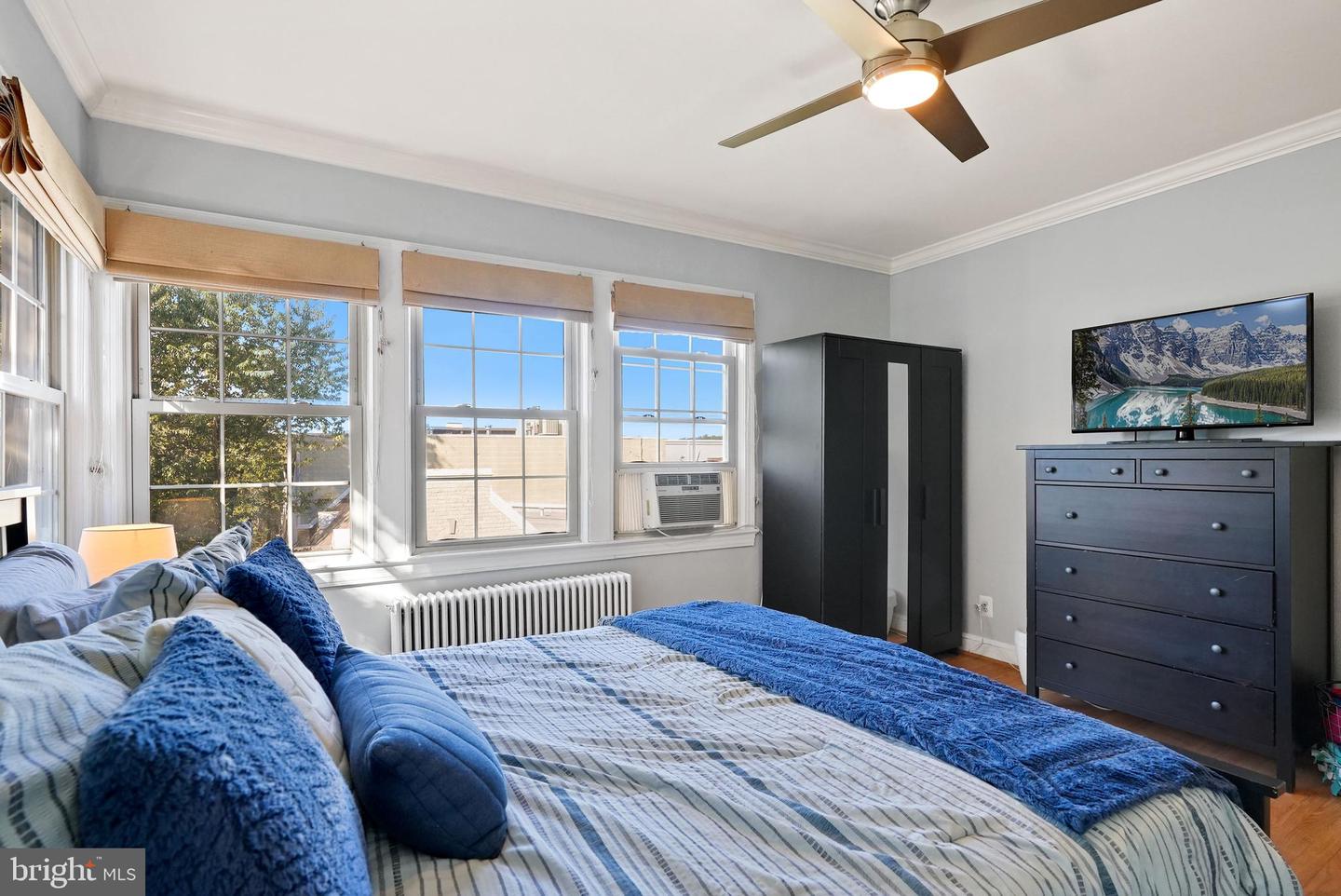3925 Davis PLACE NW Unit: 301