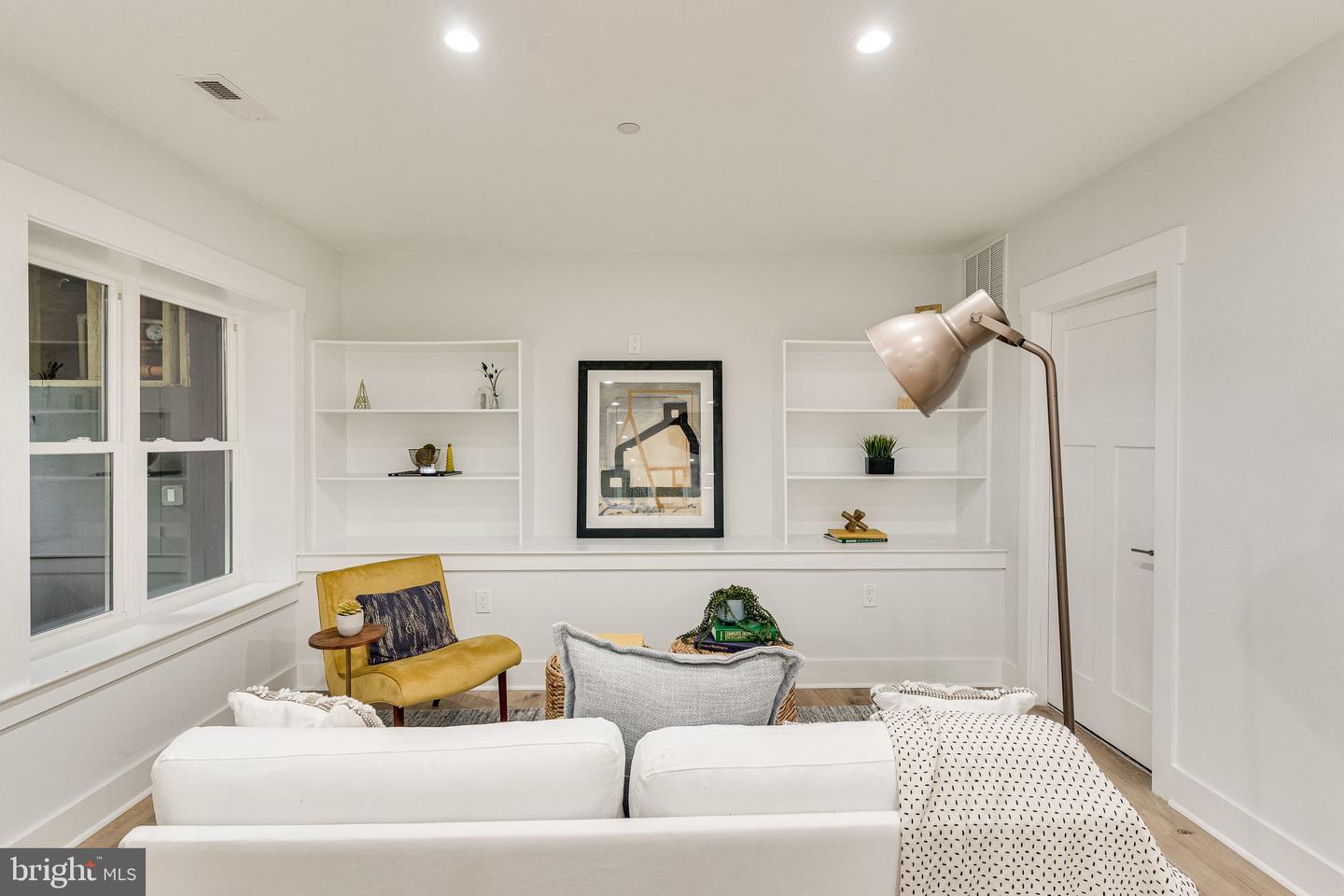 1301 West Virginia AVENUE NE Unit: 1