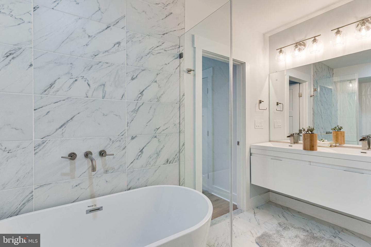 1301 West Virginia AVENUE NE Unit: 1