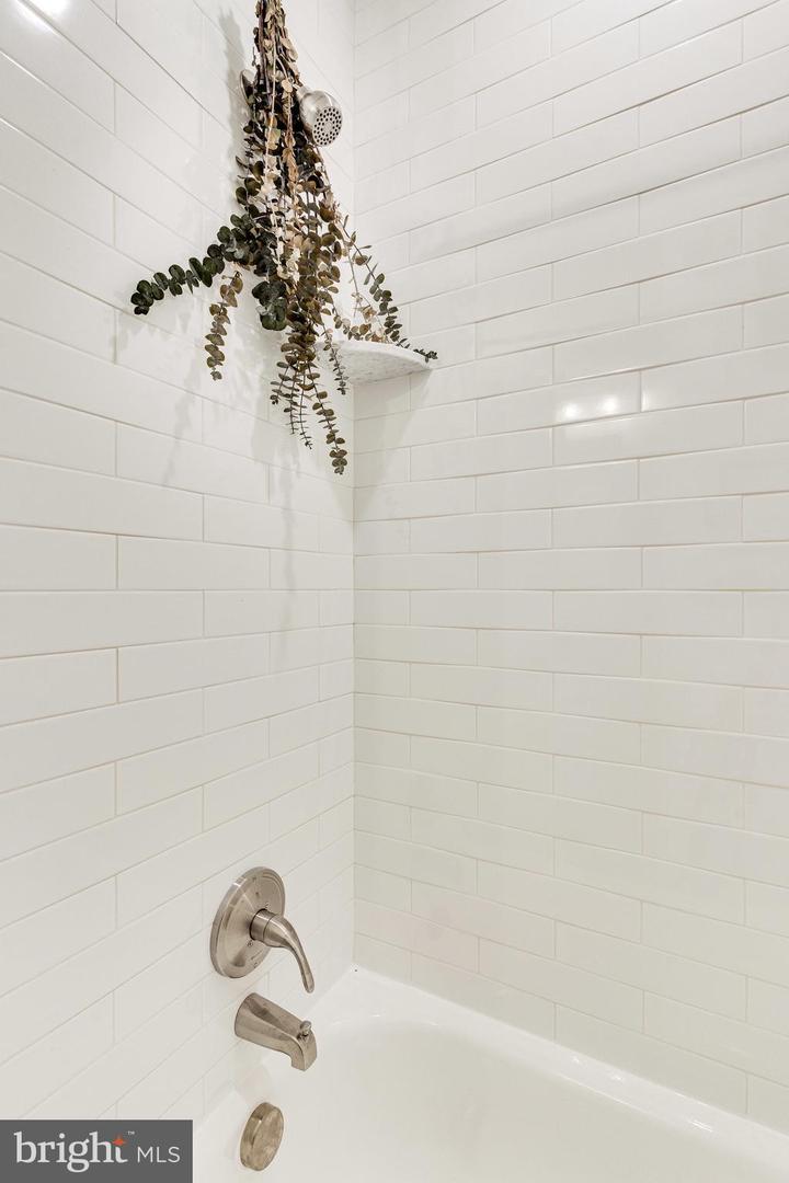 1301 West Virginia AVENUE NE Unit: 1