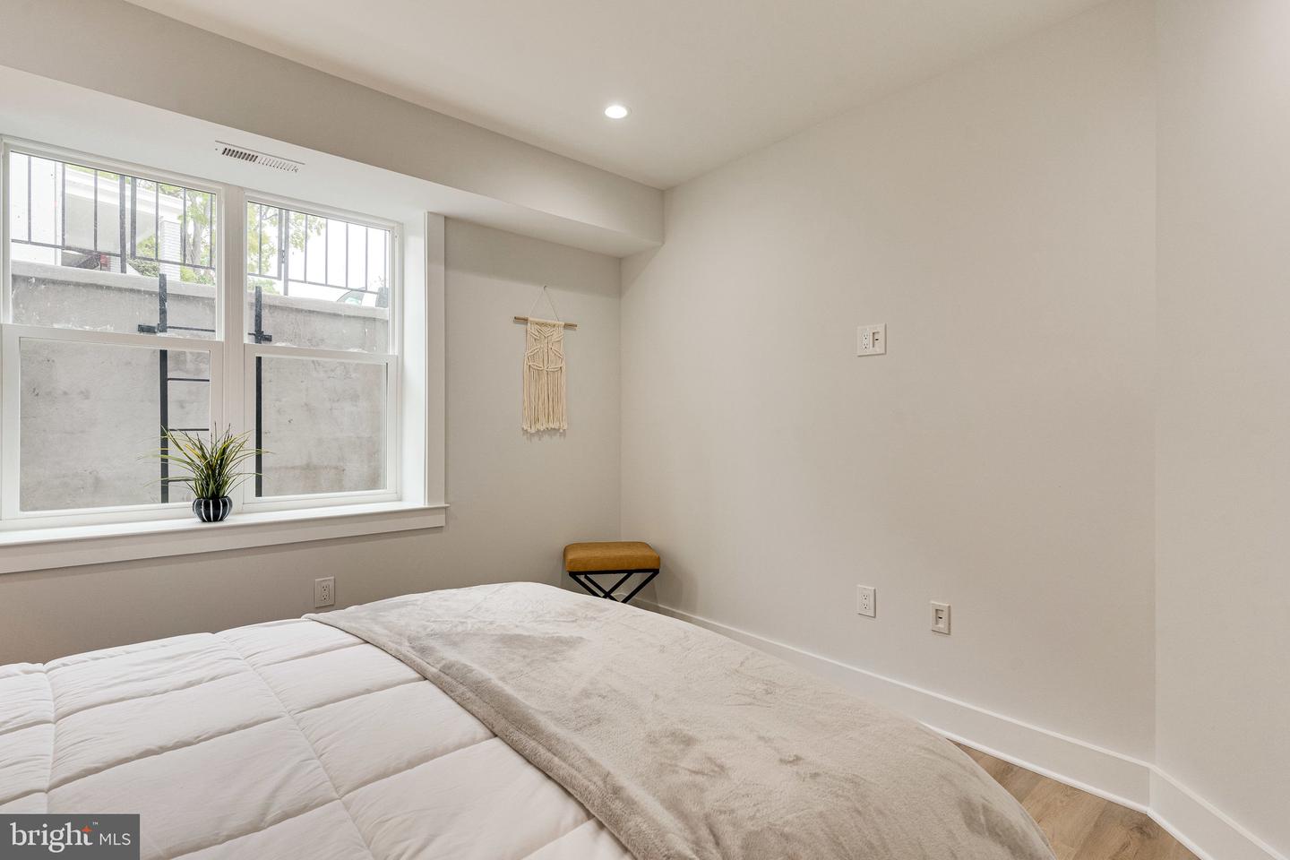 1301 West Virginia AVENUE NE Unit: 1