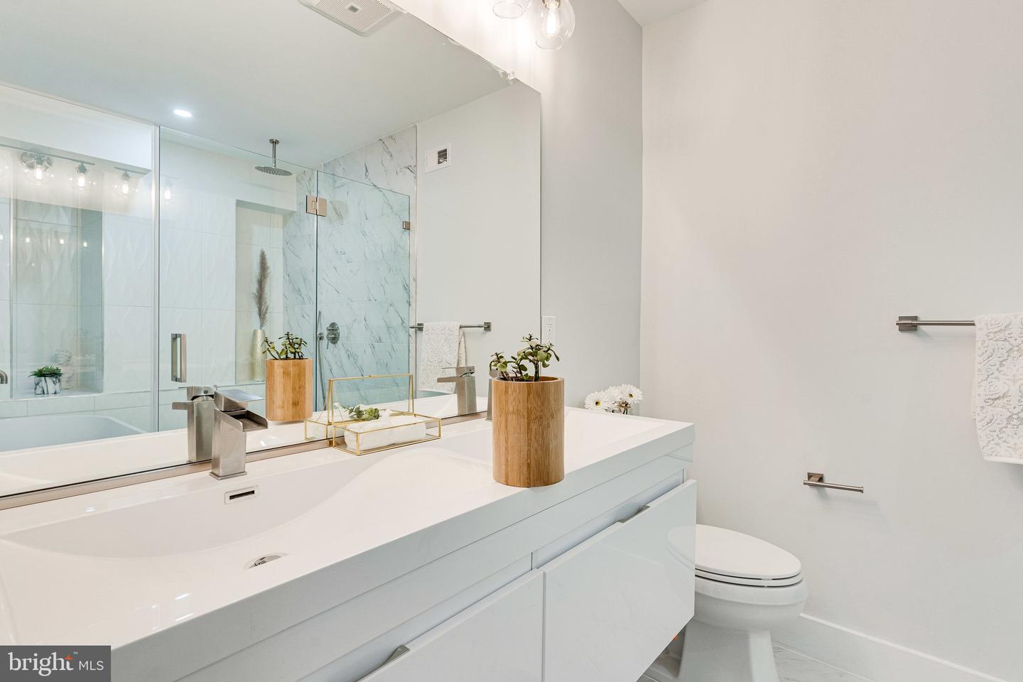 1301 West Virginia AVENUE NE Unit: 1