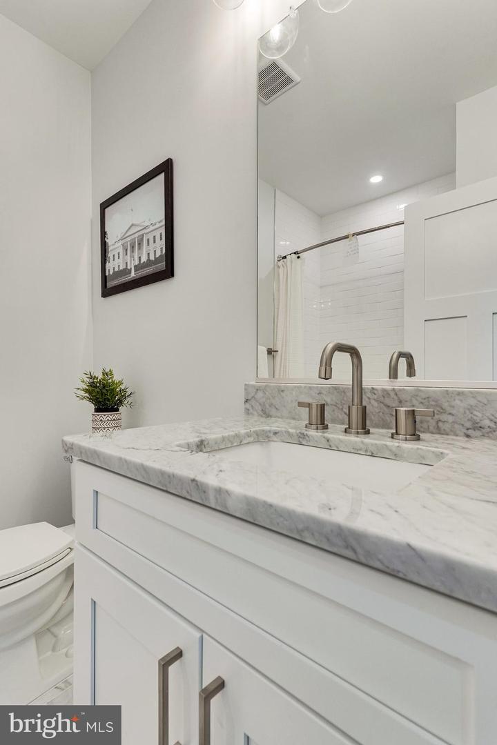 1301 West Virginia AVENUE NE Unit: 1