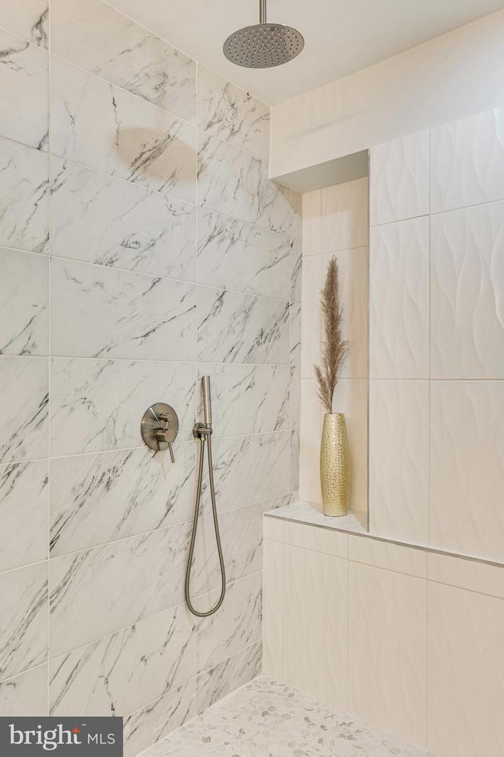 1301 West Virginia AVENUE NE Unit: 1