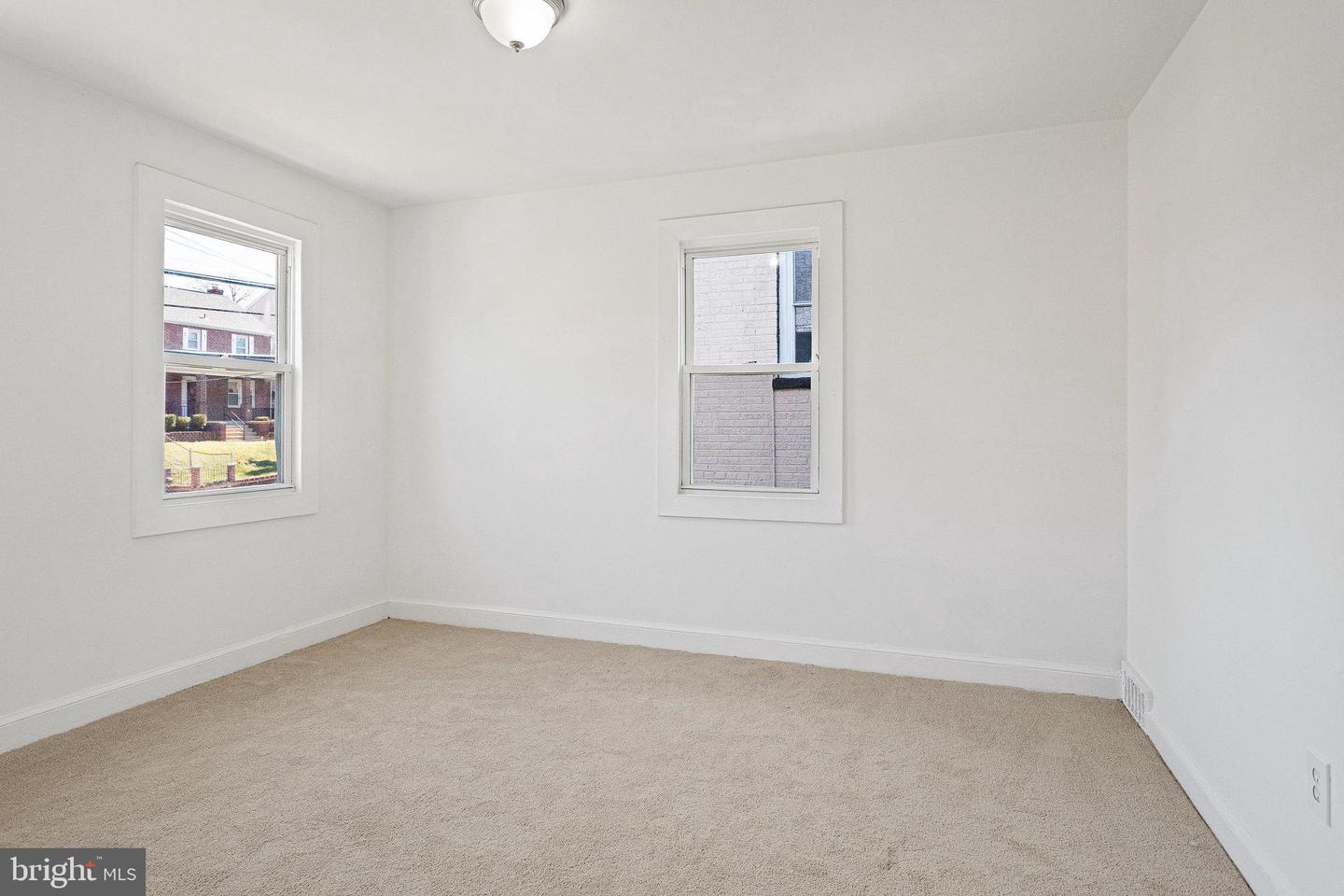 248 Division AVENUE NE
