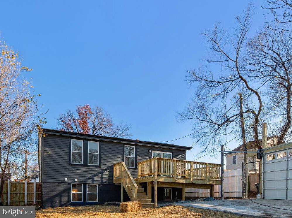 904 47th PLACE NE