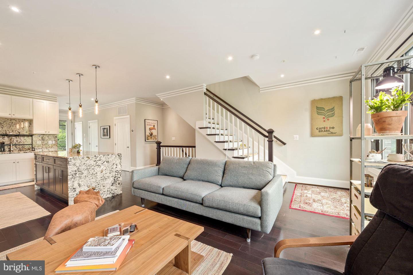 4527 Georgia AVENUE NW Unit: 2