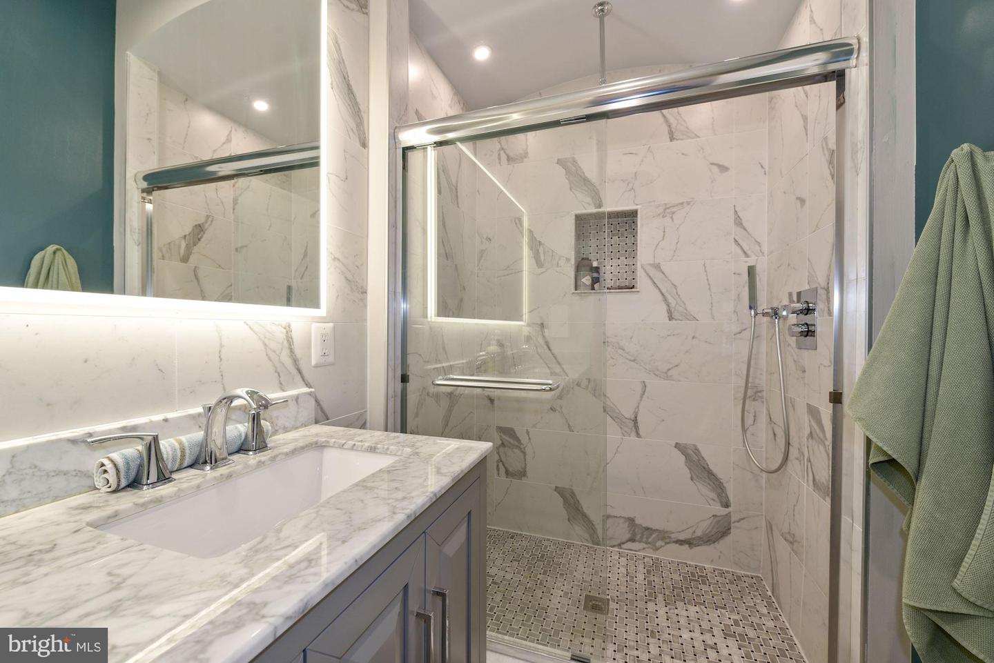 4527 Georgia AVENUE NW Unit: 2