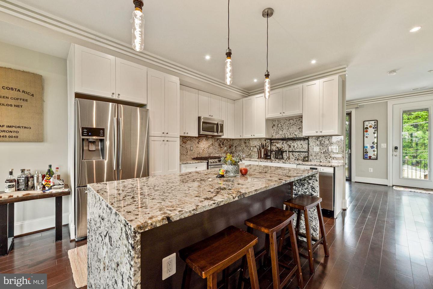 4527 Georgia AVENUE NW Unit: 2