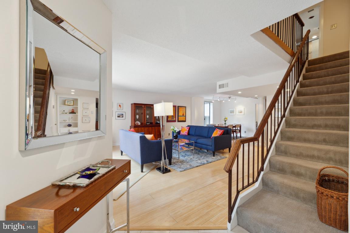 1099 22nd STREET NW Unit: 611