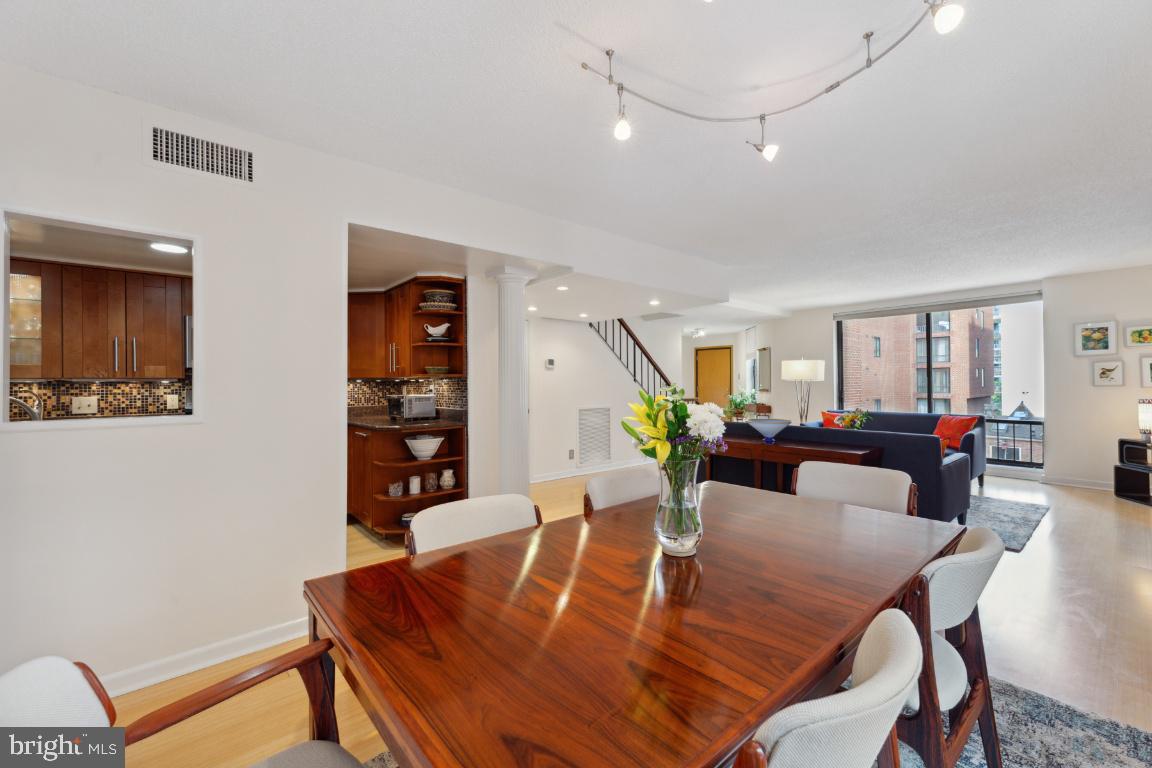 1099 22nd STREET NW Unit: 611