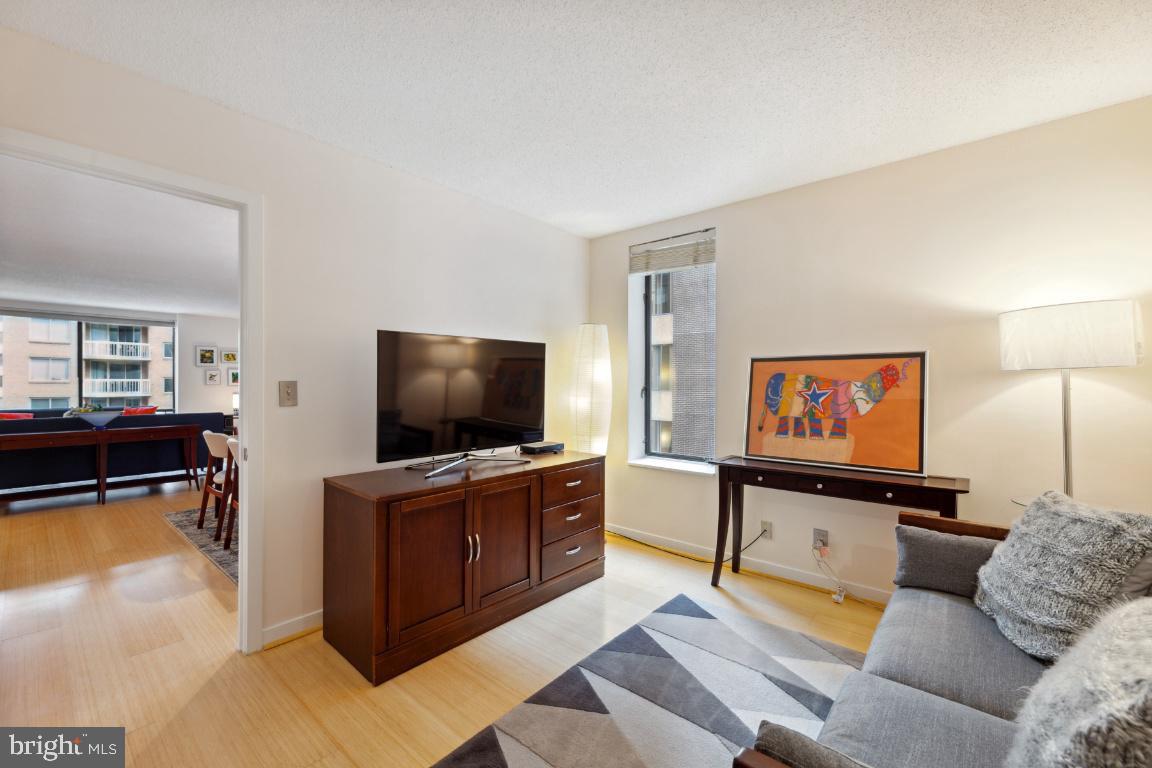 1099 22nd STREET NW Unit: 611