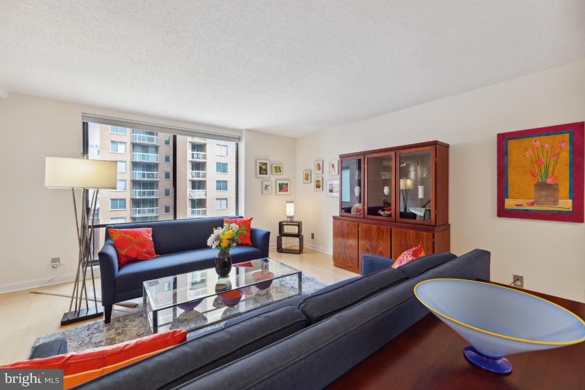 1099 22nd STREET NW Unit: 611