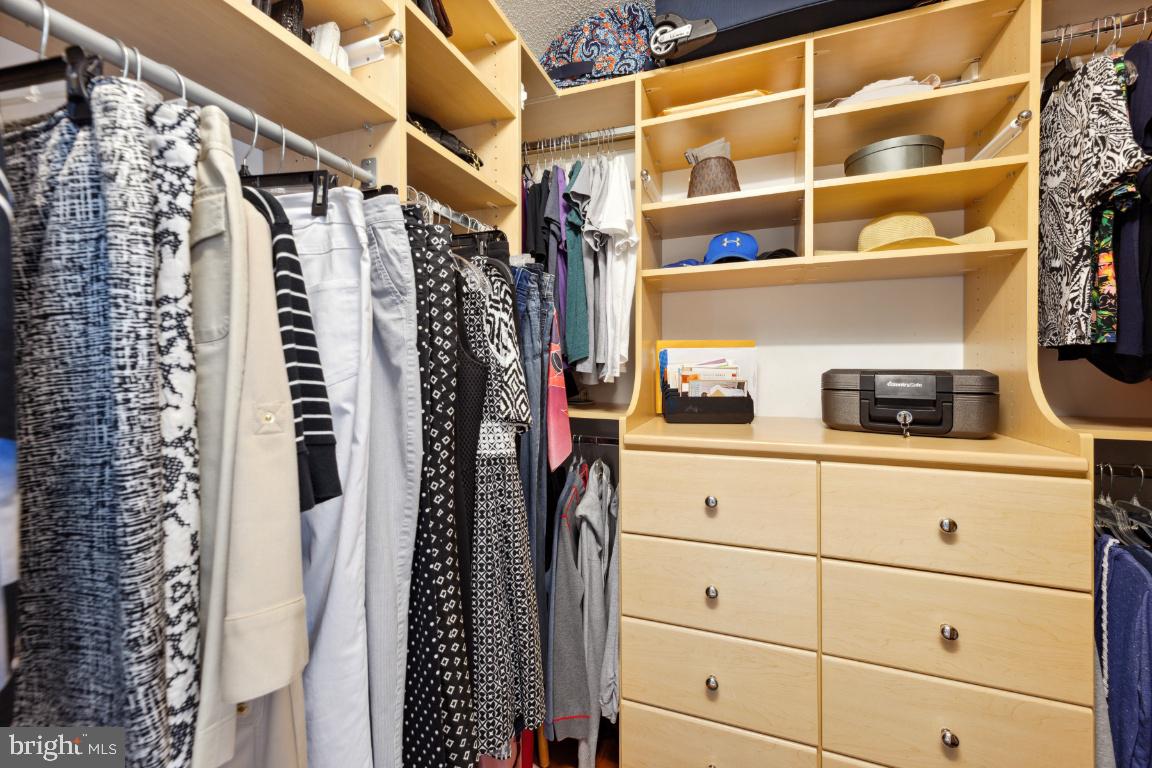 1099 22nd STREET NW Unit: 611