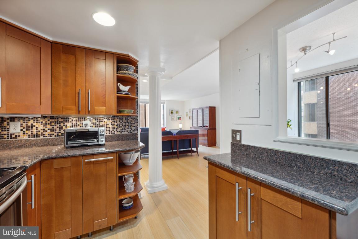 1099 22nd STREET NW Unit: 611