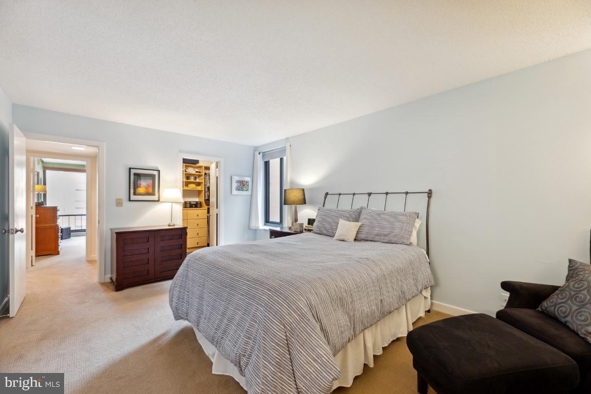1099 22nd STREET NW Unit: 611
