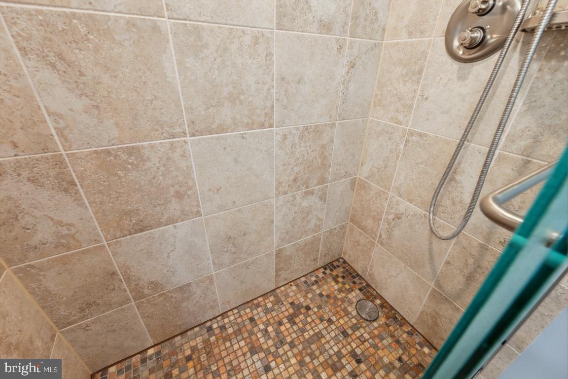 1099 22nd STREET NW Unit: 611