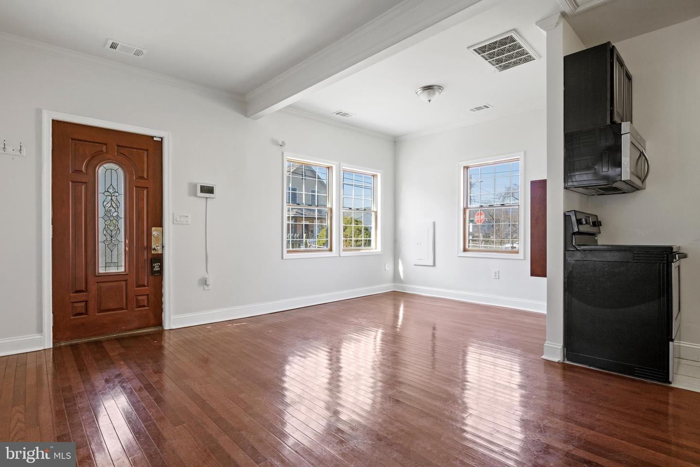 1045 47th STREET NE
