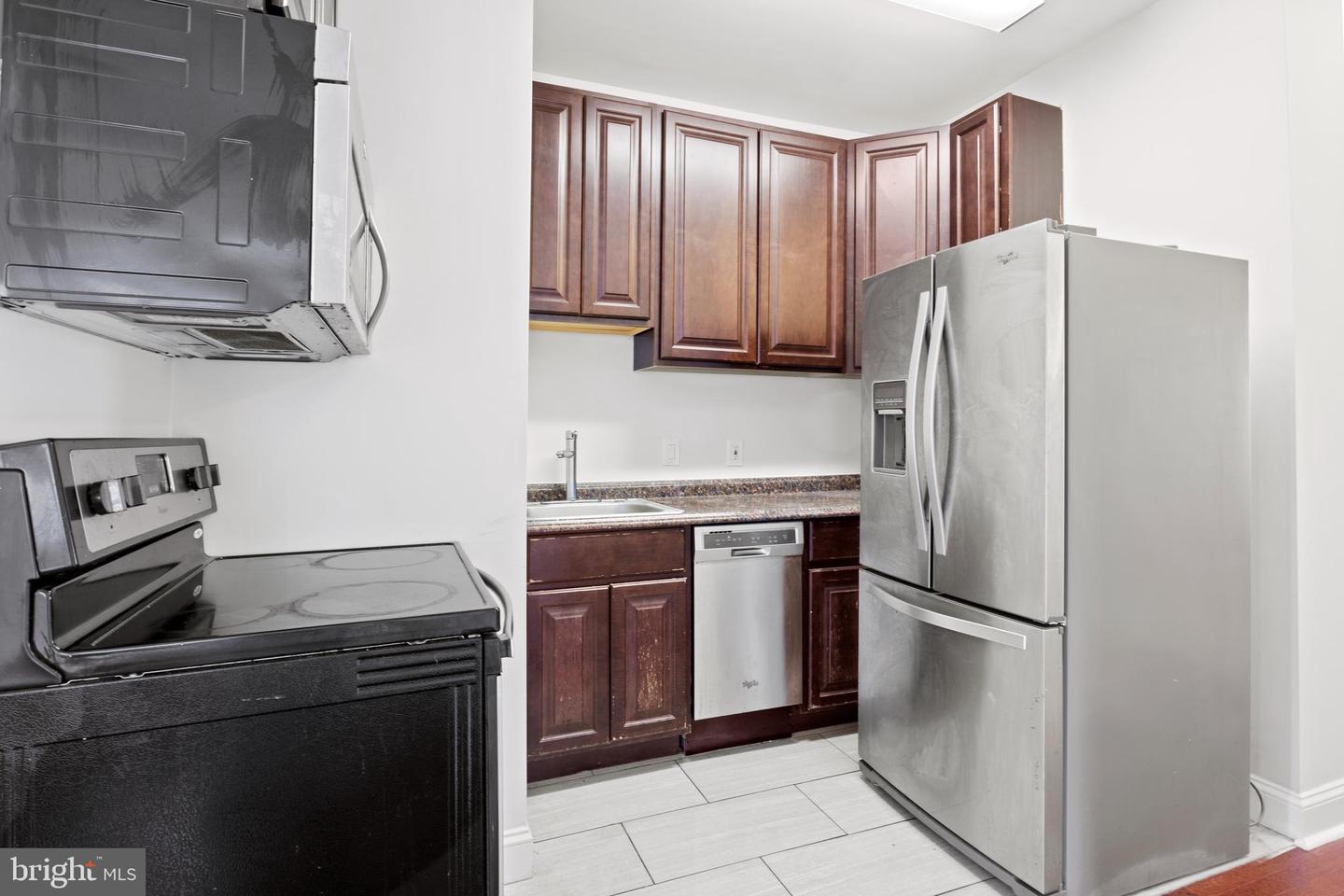 1045 47th STREET NE