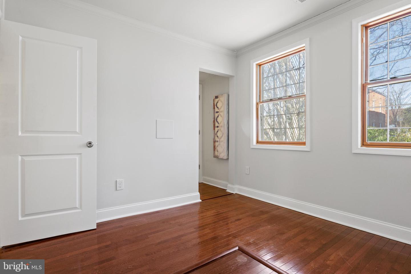 1045 47th STREET NE