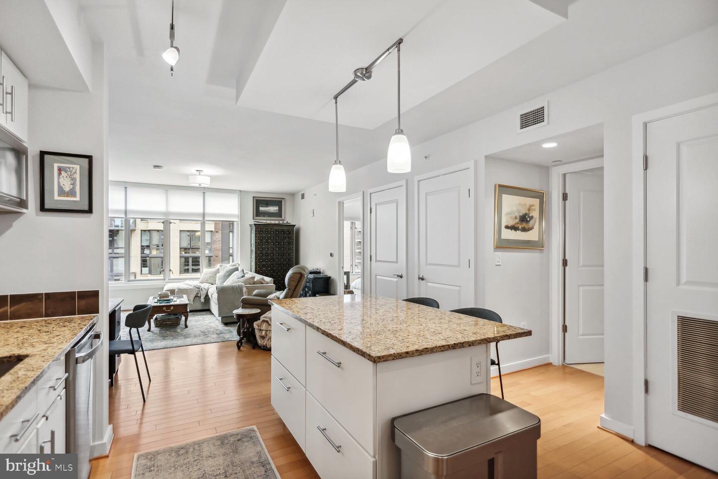 1025 1st STREET SE Unit: 1014