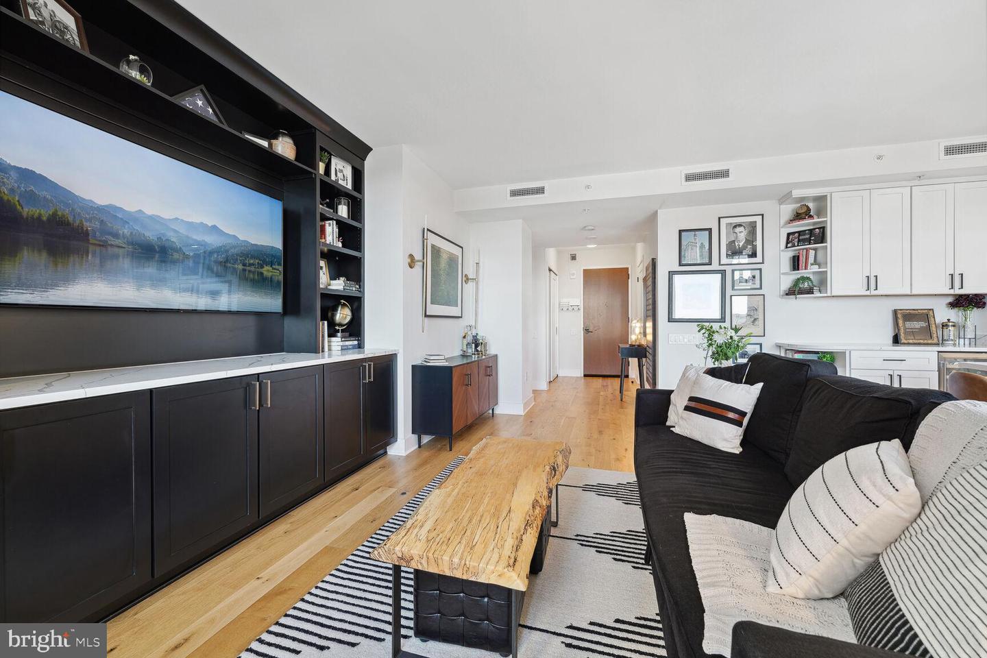 1211 Van STREET SE Unit: 701