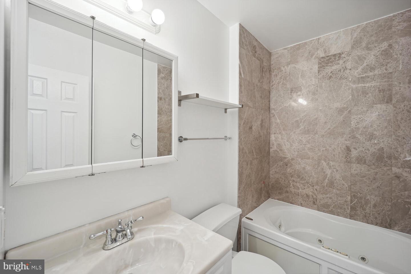 428 Emerson STREET NW