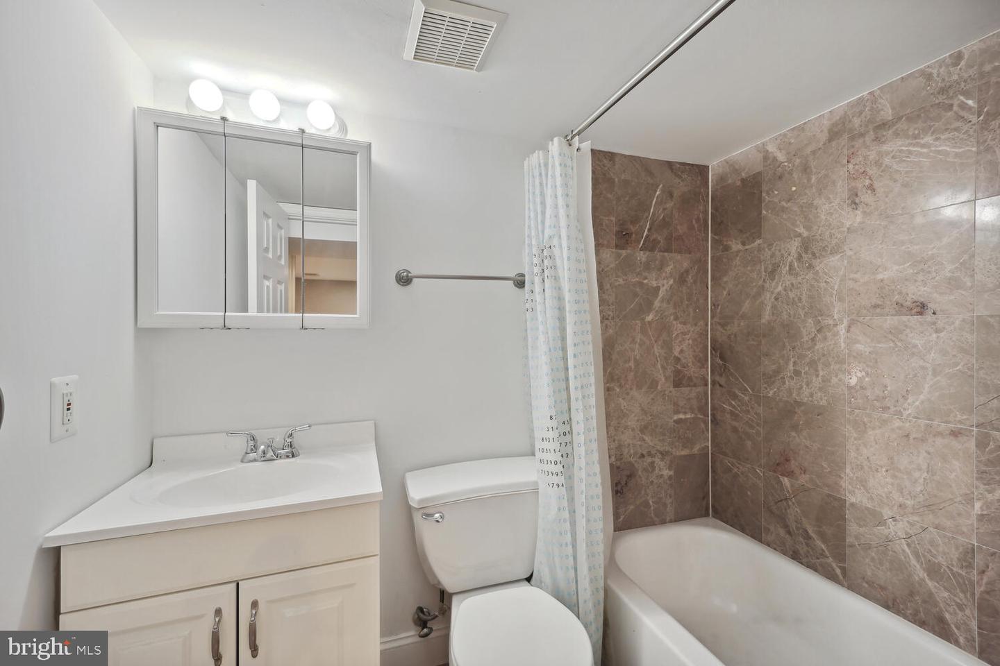 428 Emerson STREET NW