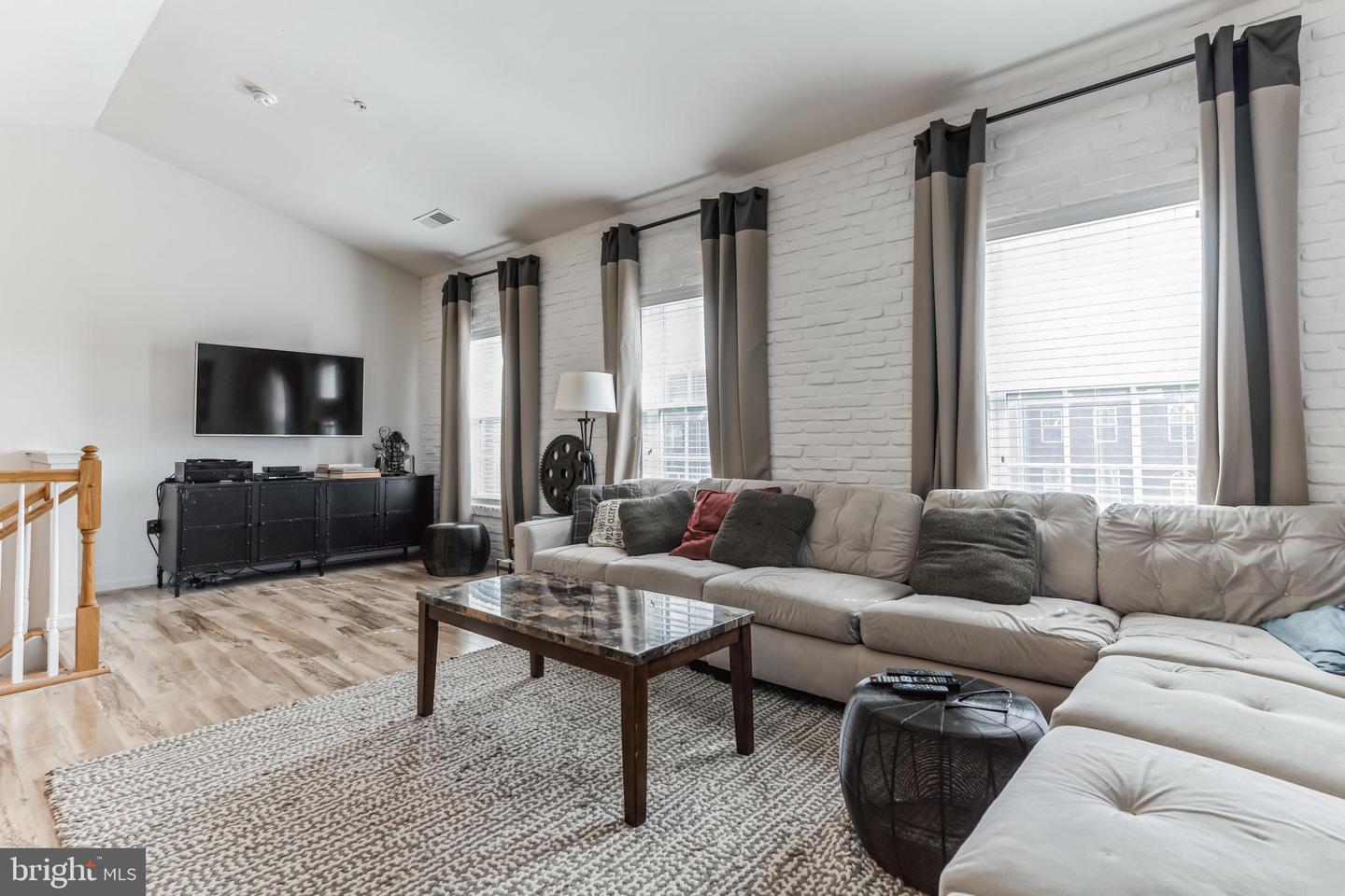2500 Hurston LANE NE Unit: 2