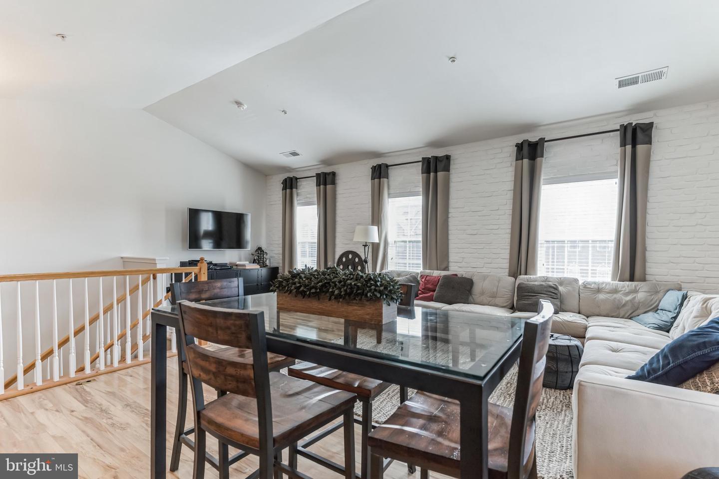 2500 Hurston LANE NE Unit: 2