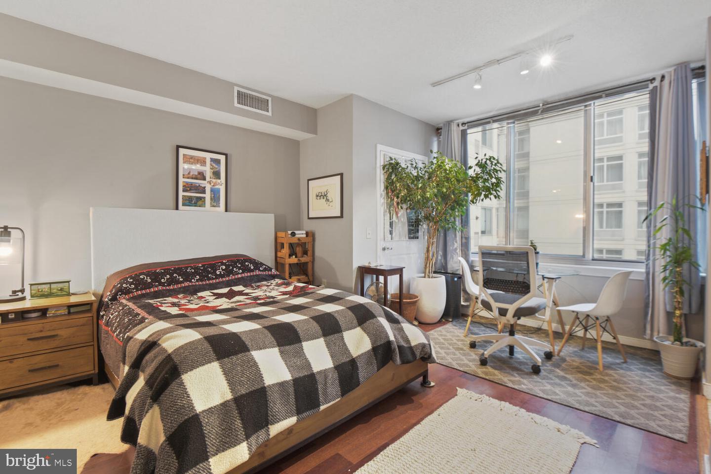 555 Massachusetts AVENUE NW Unit: 1014